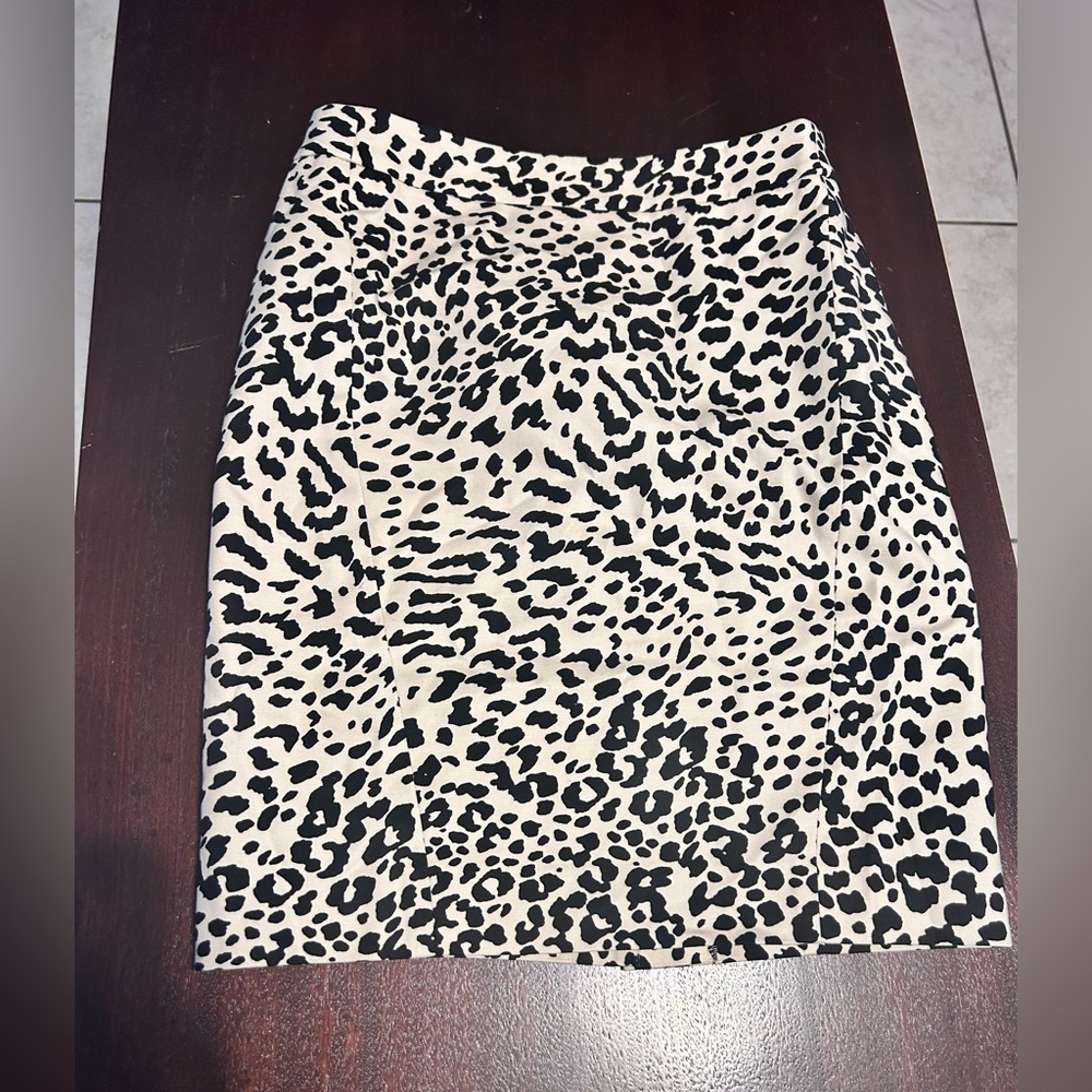 LOFT tan  and White Leopard Print Pencil Skirt